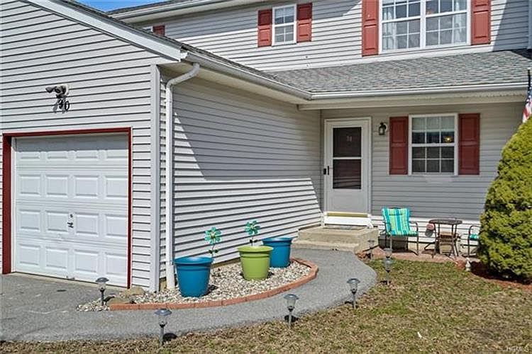 1st image of 90 Lois Ln