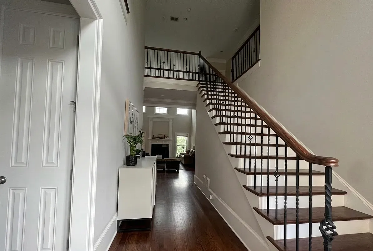 5 bed, 4.5 bath, 3968 sqft, $5,700 — Photo 3