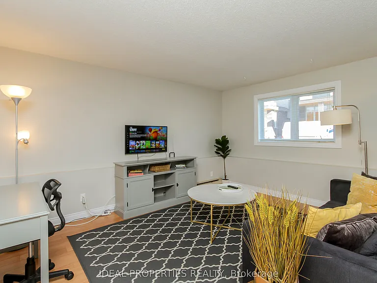 276 Carruthers Ave #A — Photo 3