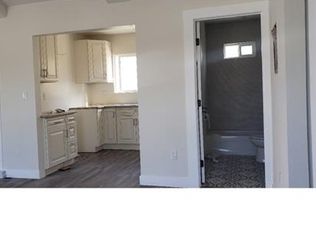 520 W 82nd St, Los Angeles, CA 90044