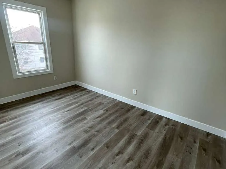 28 Wainwright St #3L — Photo 6