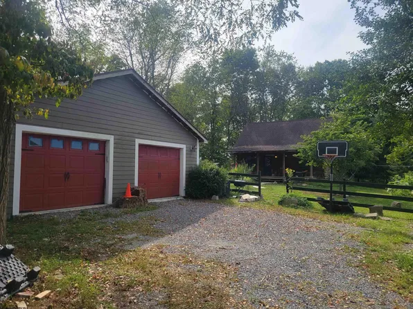 3731 Laurel Park Rd, Clarksburg, WV 26301