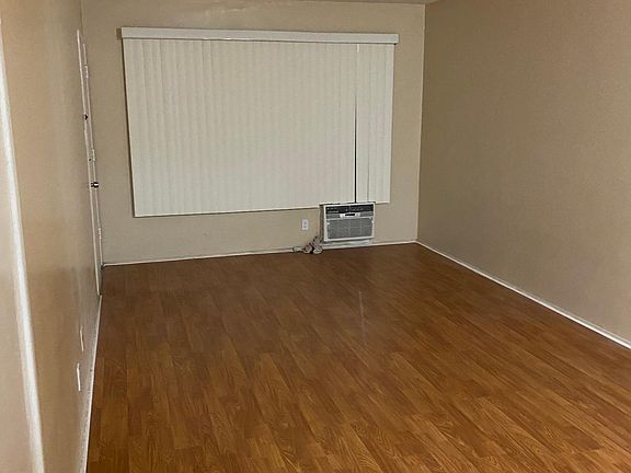 Living/bedroom area