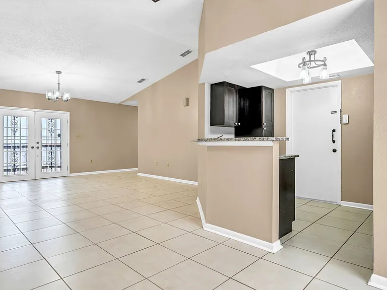 2610 E Lake Ave — Photo 10