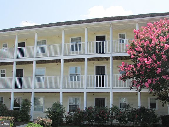 2nd image of 3304 Caitlins Way Unit 3304