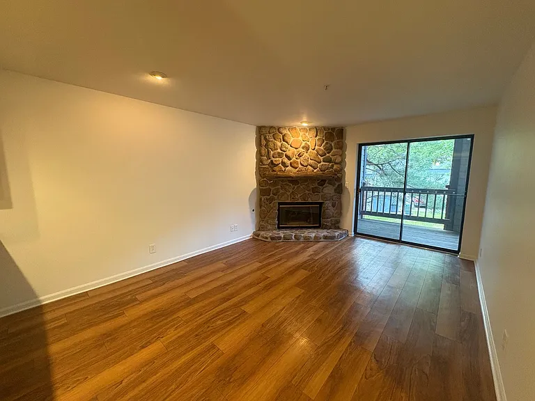 2727 Folsom St #210 — Photo 5