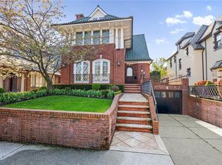 8015 Harbor View Ter, Brooklyn, NY 11209
