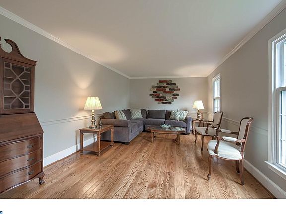 5th image of 8 Quail Ct