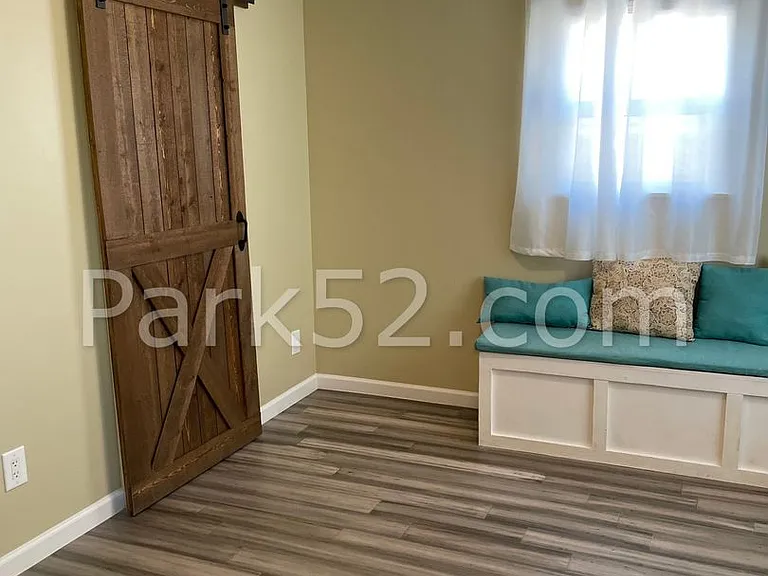 808 S Oxford St — Photo 6