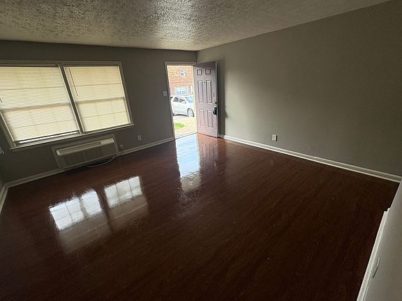 5th image of 1586 Martha Ct #2