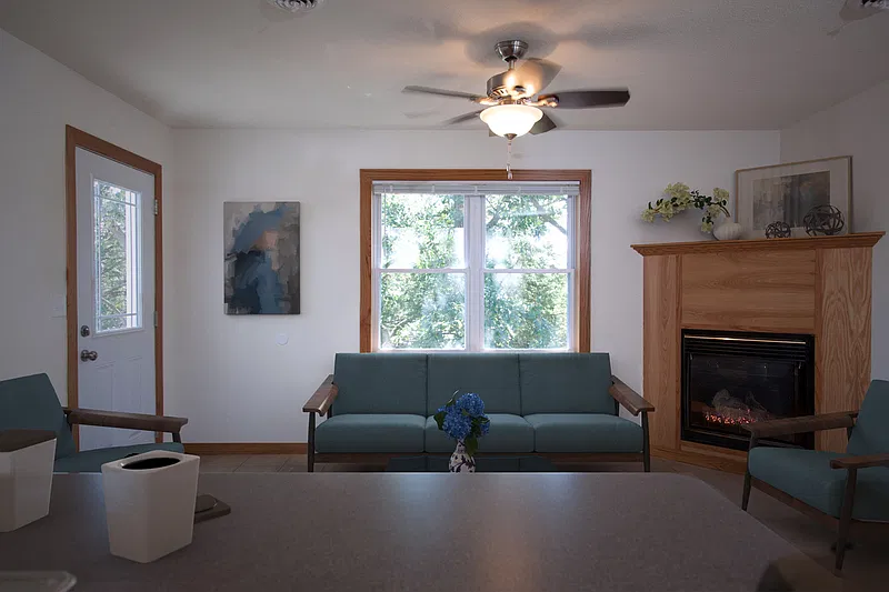 4 bed, 2.0 bath, $2,149 — Photo 2