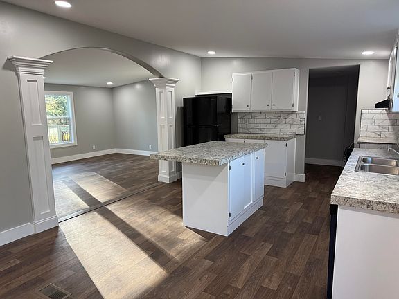 2nd image of 1176 Greenhill Ct
