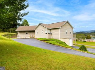 771 Twin Mountain Rd, Hiawassee, GA 30546