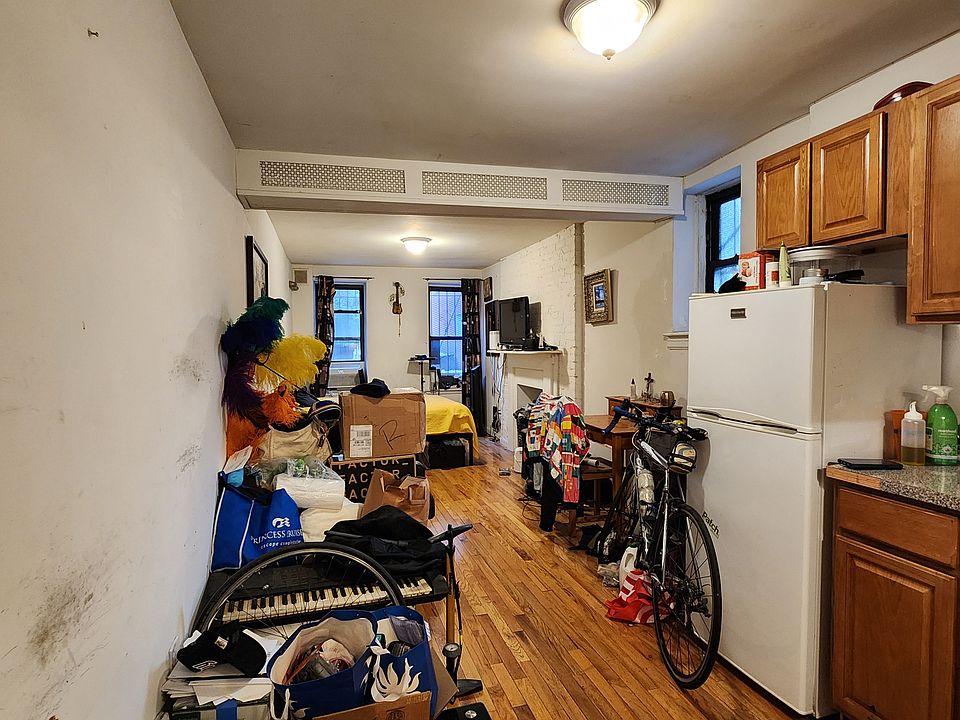 1st image of 445 W 49th St APT B