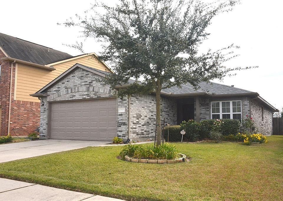 1st image of 9923 Fairlane Oaks Dr
