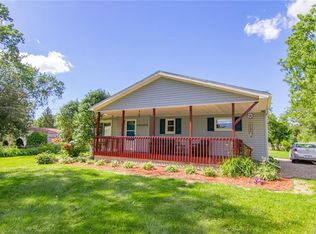 2134 Ray Rd, Fenton, MI 48430