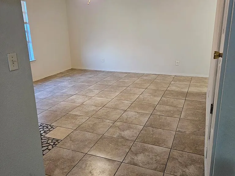 2301 Tierra Sol Rd — Photo 2