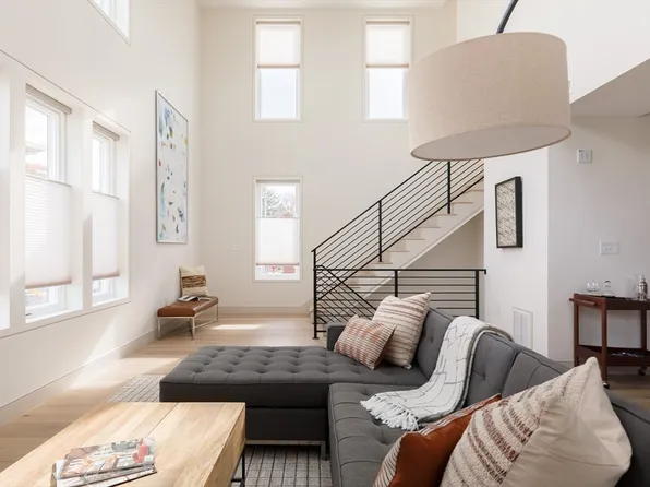 17 Smith Pl, Cambridge, MA 02138