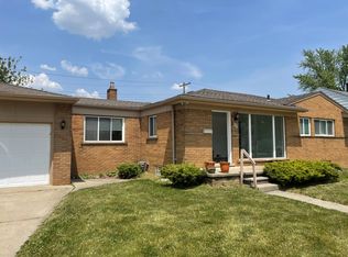 70 W Harwood Ave, Madison Heights, MI 48071