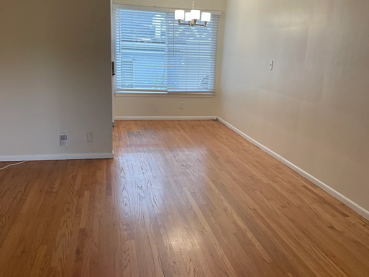 1 bed, 850 sqft, $2,300 — Photo 2