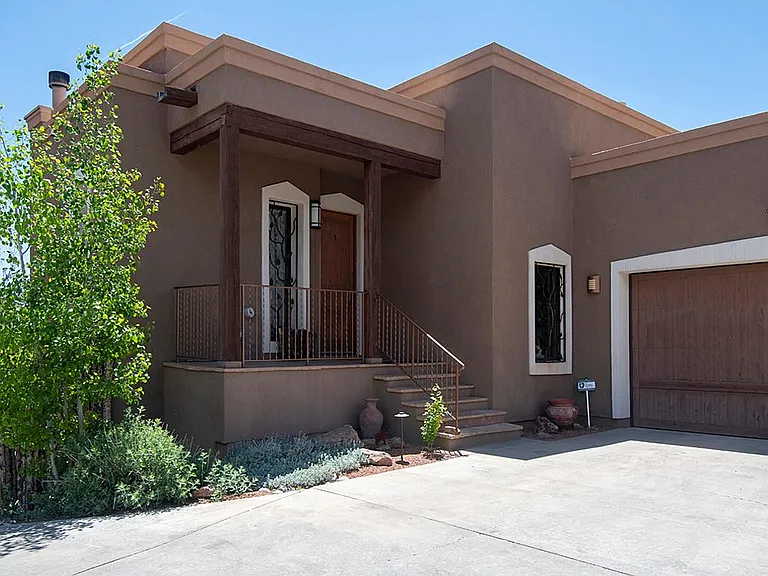 1742 Ridge Pointe Loop — Photo 1