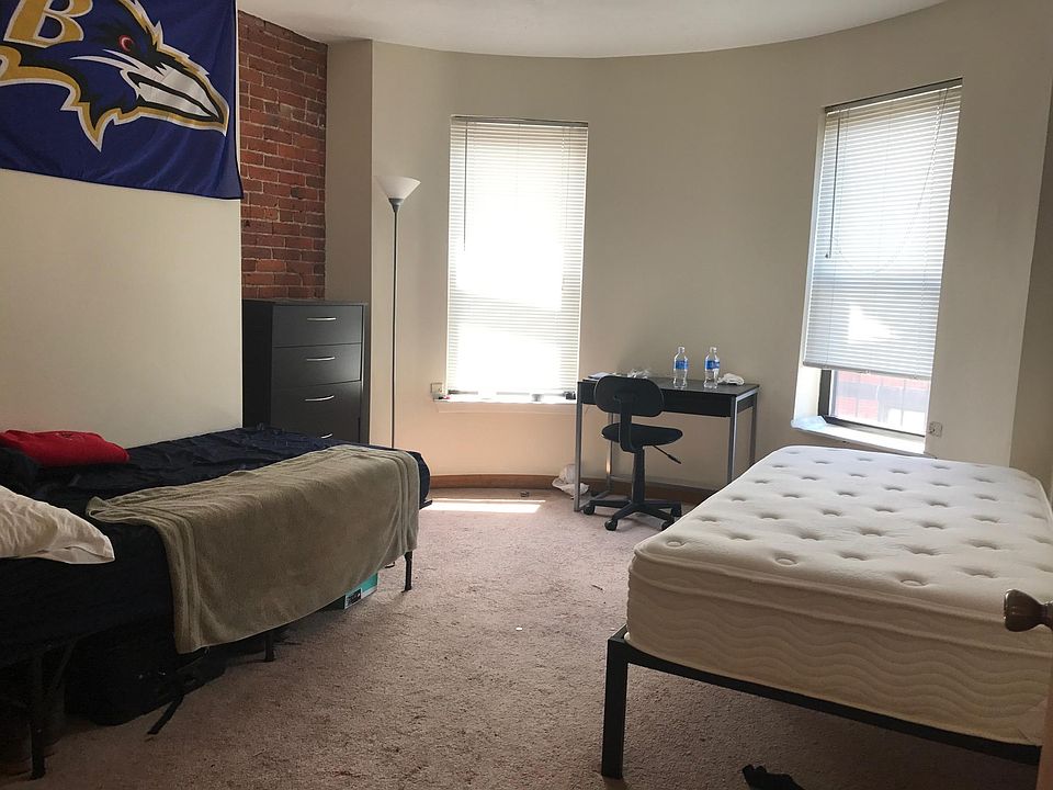 2nd image of 52 Gainsborough St #3M