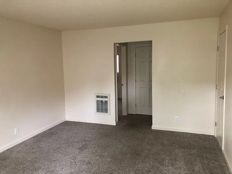 Bridgeford Apartments — Photo 10