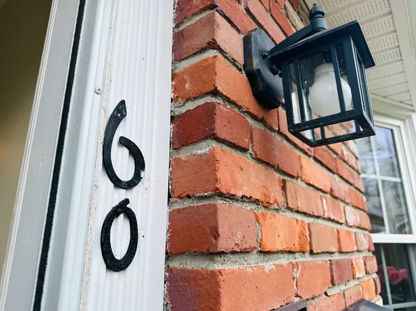 60 Queensboro Ct, Norwood, MA 02062