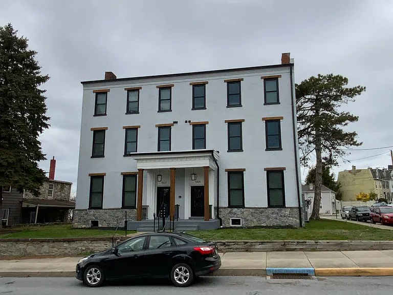 557 Union St — Photo 1