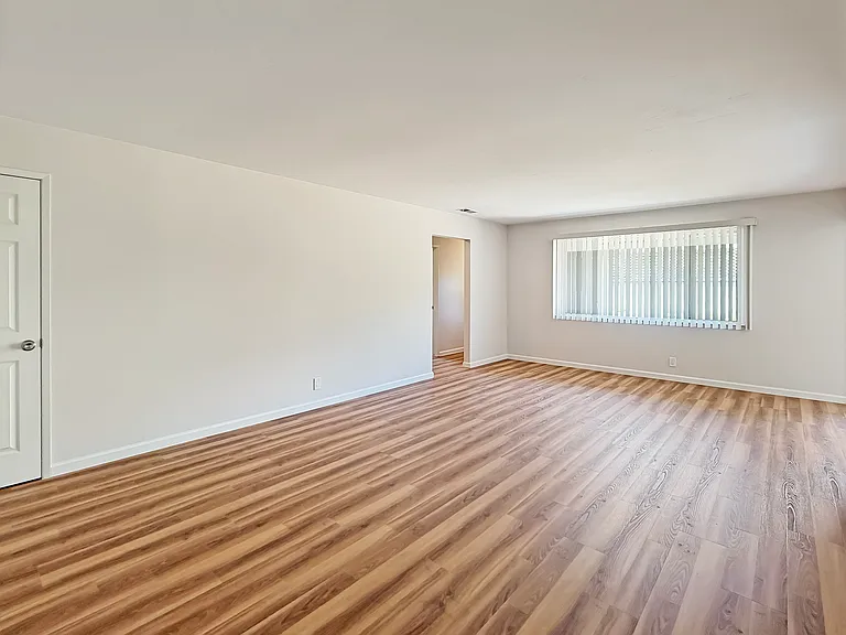 1323 Warner Ave #1323 — Photo 24