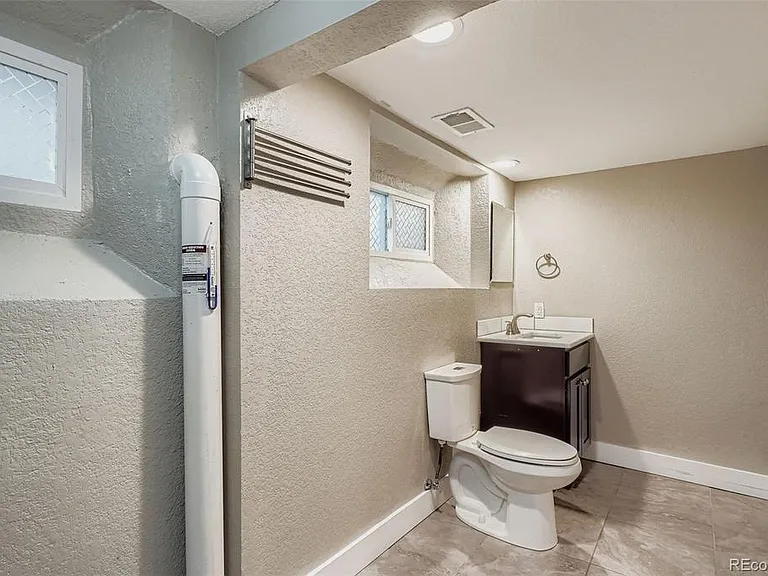 3070 Ash St — Photo 21