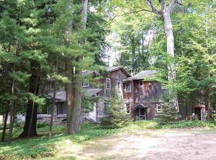 2294 E Lake Mitchell Dr, Cadillac, MI 49601