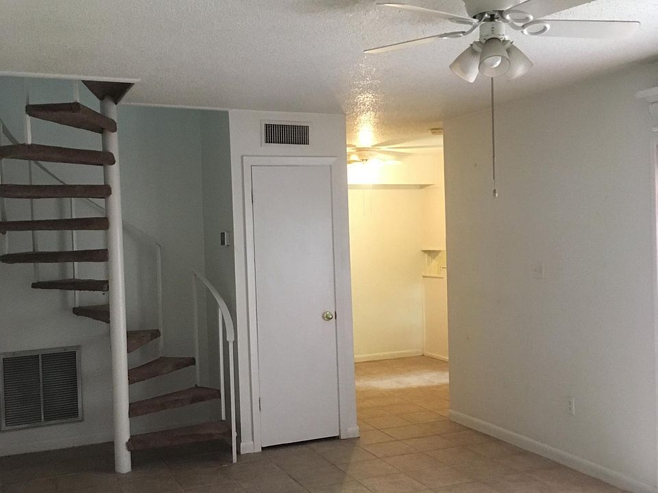 2nd image of 800 Fox Run Ave APT 2