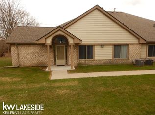 16417 Clarkson Dr W, Fraser, MI 48026