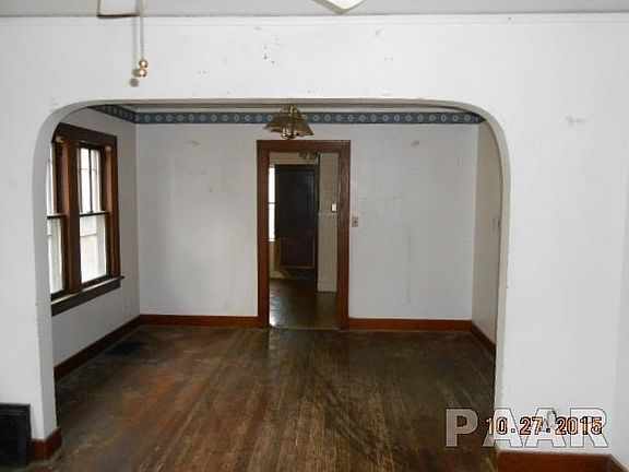 3rd image of 300 Keller St