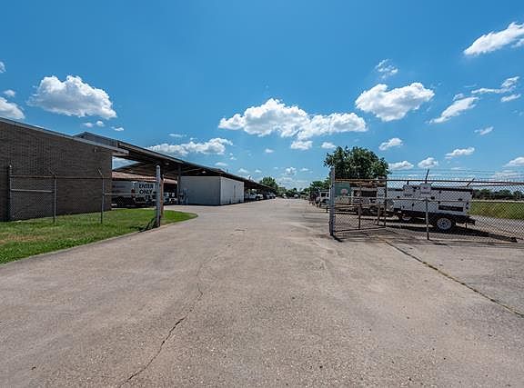 5th image of 2820 Beckett St