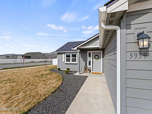 4th image of 5939 Downs Way