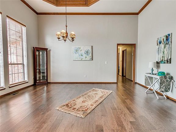You'll have plenty of room to entertain in this Formal Dining room.  The inset ceiling adds a nice touch.