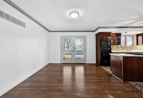 5th image of 2060 Loveland Dr