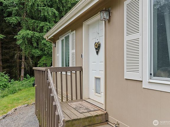 4th image of 143 Deer Haven Drive