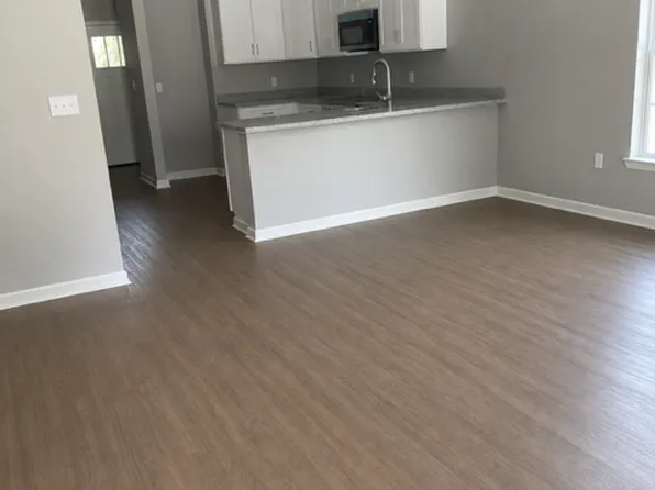555 E Railroad Ave, Denham Springs, LA