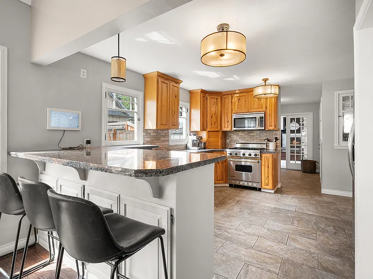 1207 S Liberty Dr — Photo 10
