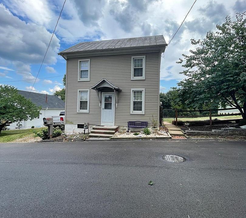1st image of 163 E Fleet St