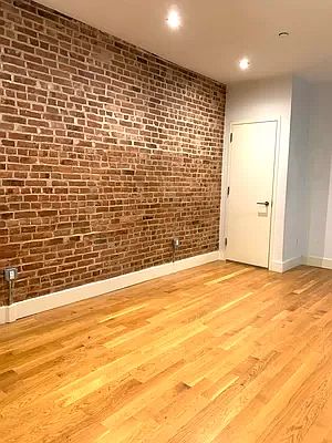 3rd image of 125 Lefferts Pl APT 3A