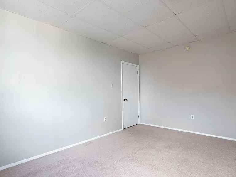 1500 Fallowfield Ave — Photo 24