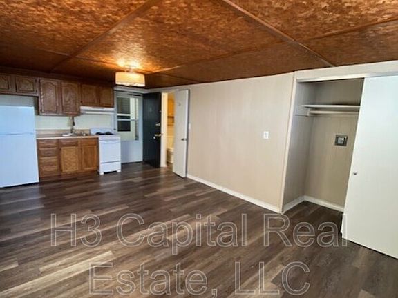 3rd image of 117 N Shamrock St #6