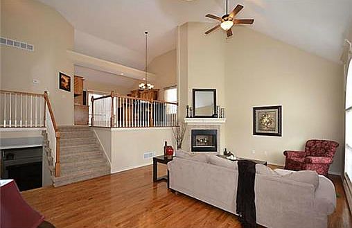 4th image of 18202 Rollins Dr