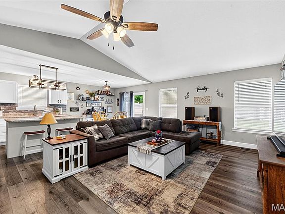 5th image of 656 Rockshire Dr