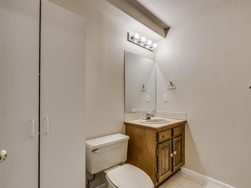 8708 Greengrass Way