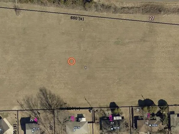 1051 N 16th St, Leavenworth, KS 66048